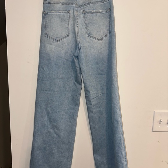 Loose Jeans - Picture 2 of 2
